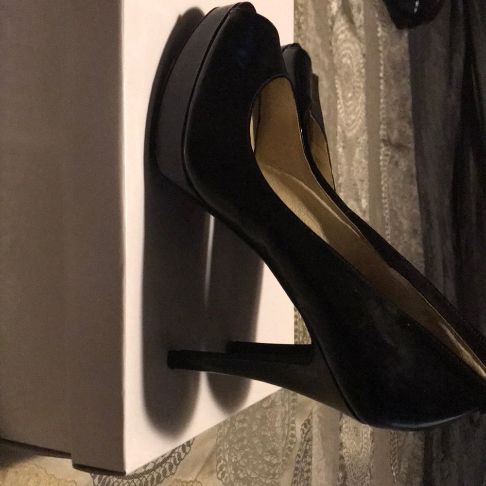 2 pairs of MK dress shoes, size10